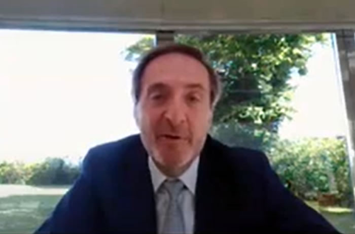 Embajador suizo Mauro Reina dedica su premio